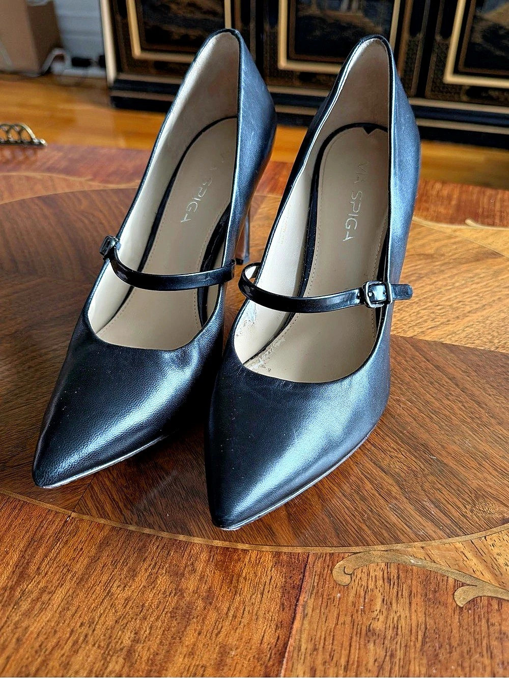 Via Spiga Pointed-Toe Mary Jane Heels in Black US 7.5